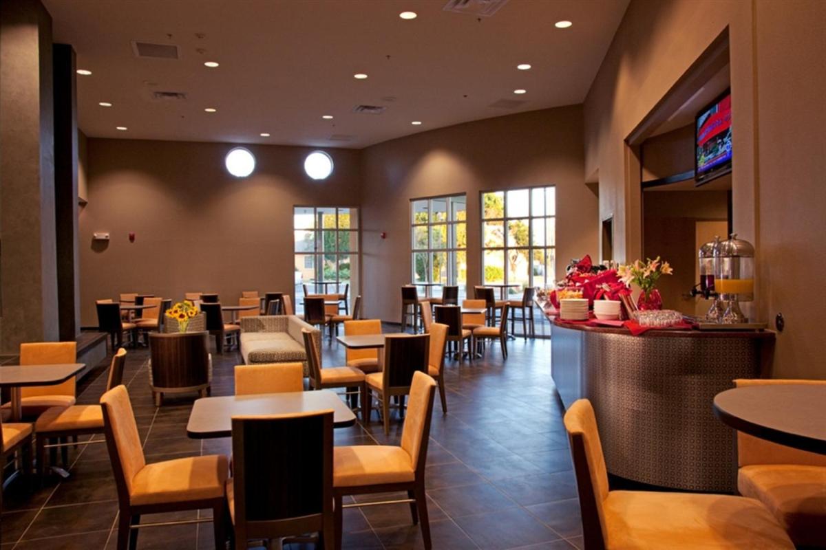 Spark by Hilton Artesia - Housity