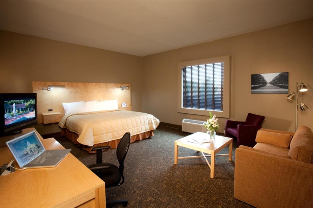 Spark by Hilton Artesia - Housity