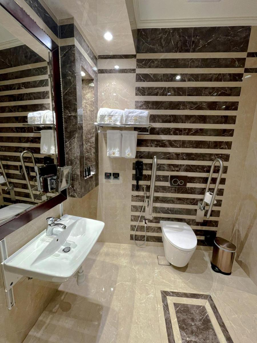 Bayat Hotel - Housity