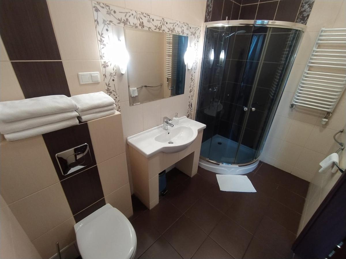 Restauracja Kargul noclegi - Housity