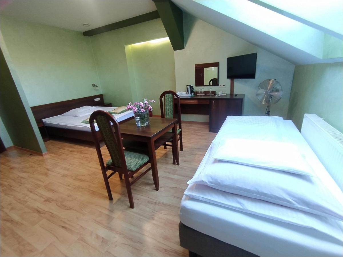 Restauracja Kargul noclegi - Housity