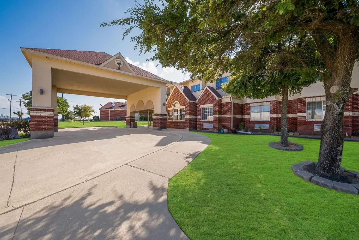 Econo Lodge Inn & Suites Mesquite - Dallas East - Housity