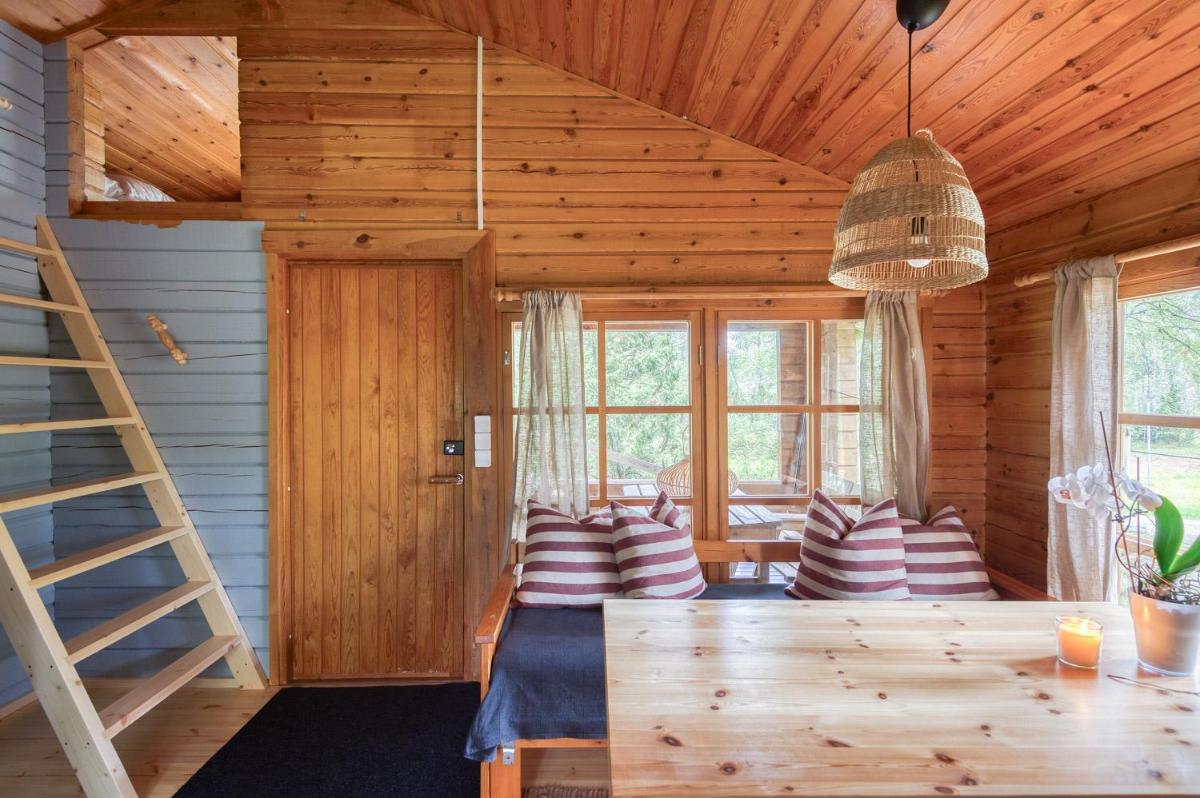 Pinetree Cottages Cozy log cabin - Housity