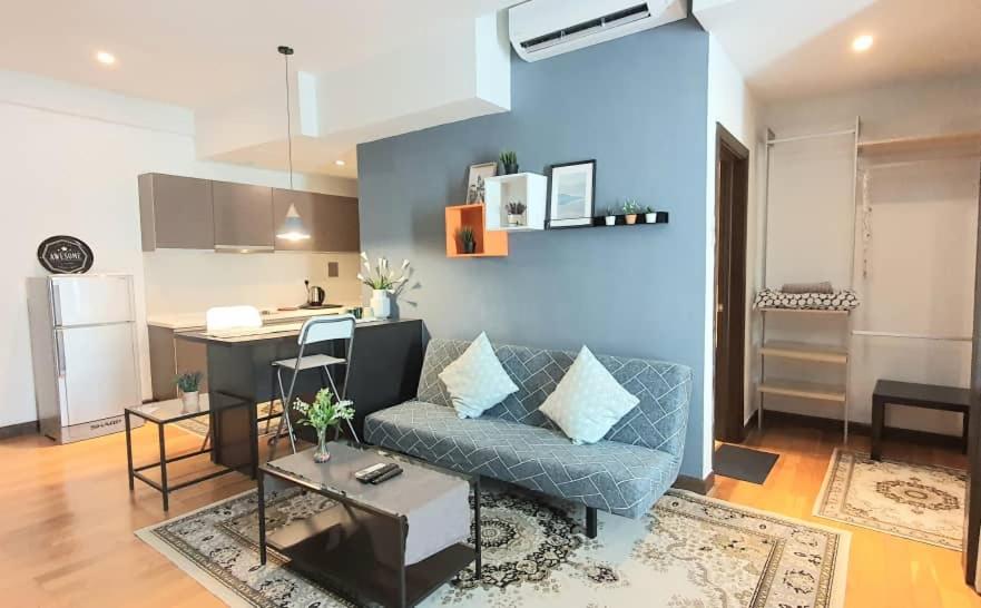 Regalia Suites KLCC View Rooftop Infinity Pool by Angkasa Homes - Housity