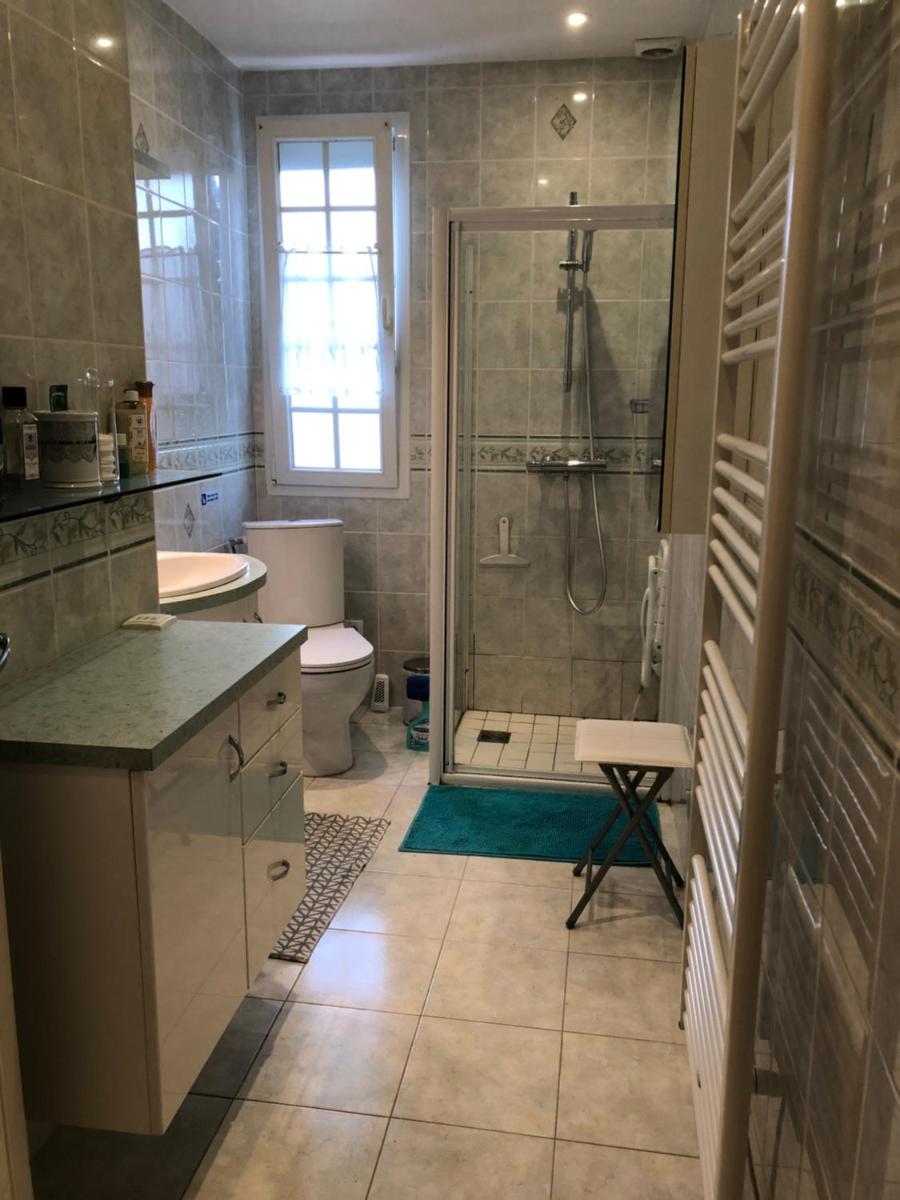 « Chez Annie » - Housity