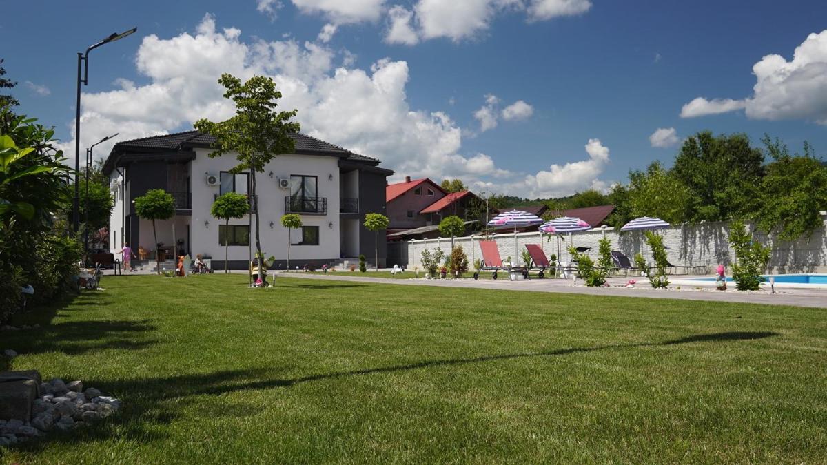 CASA RARES & KARINA - Housity