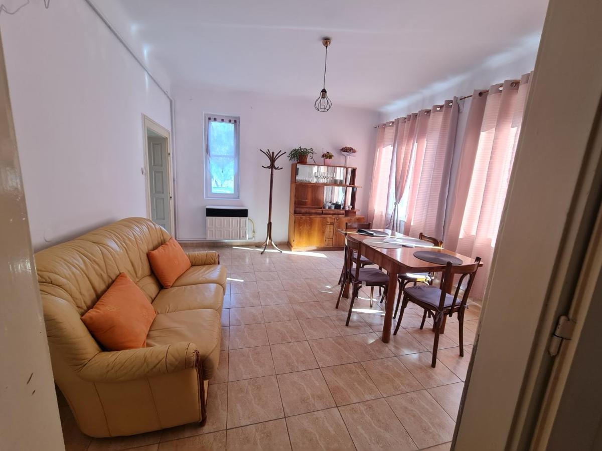J & J RESIDENCE LIKE HOME - Housity
