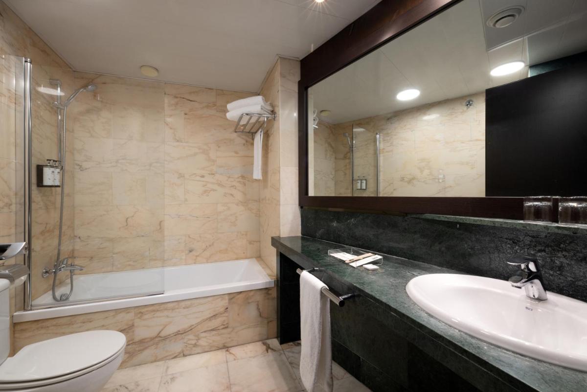 Un baño de Catalonia Atenas