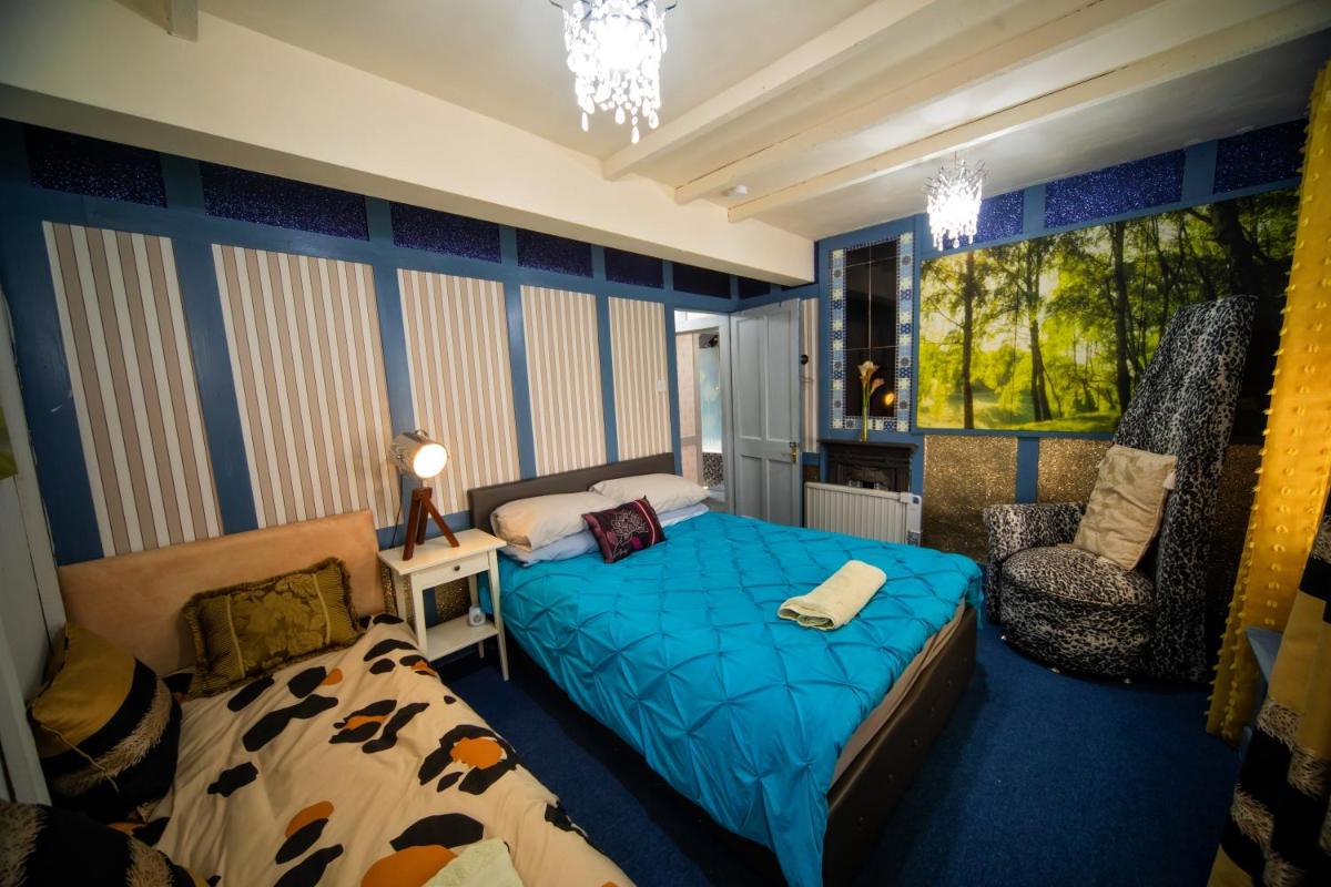 The Secret Garden - Housity
