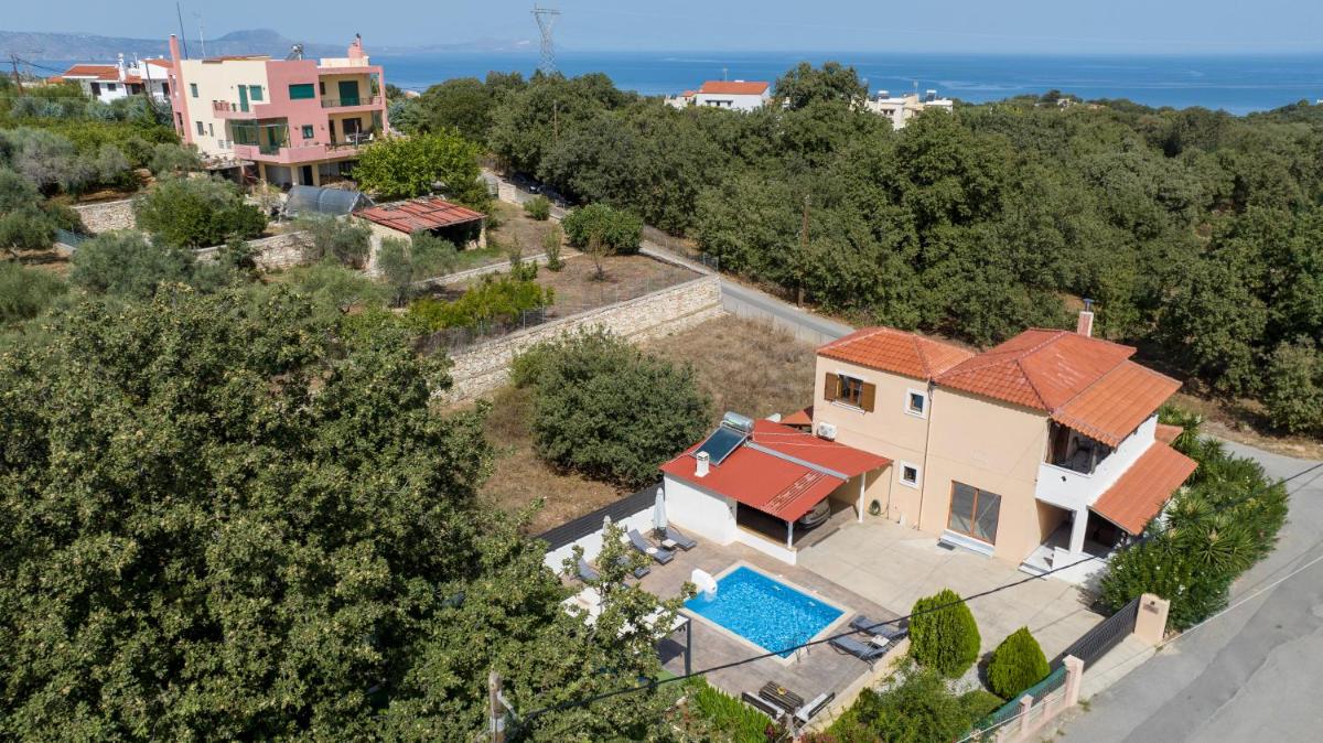 Villa Alex with private pool and jacuzzi - Housity