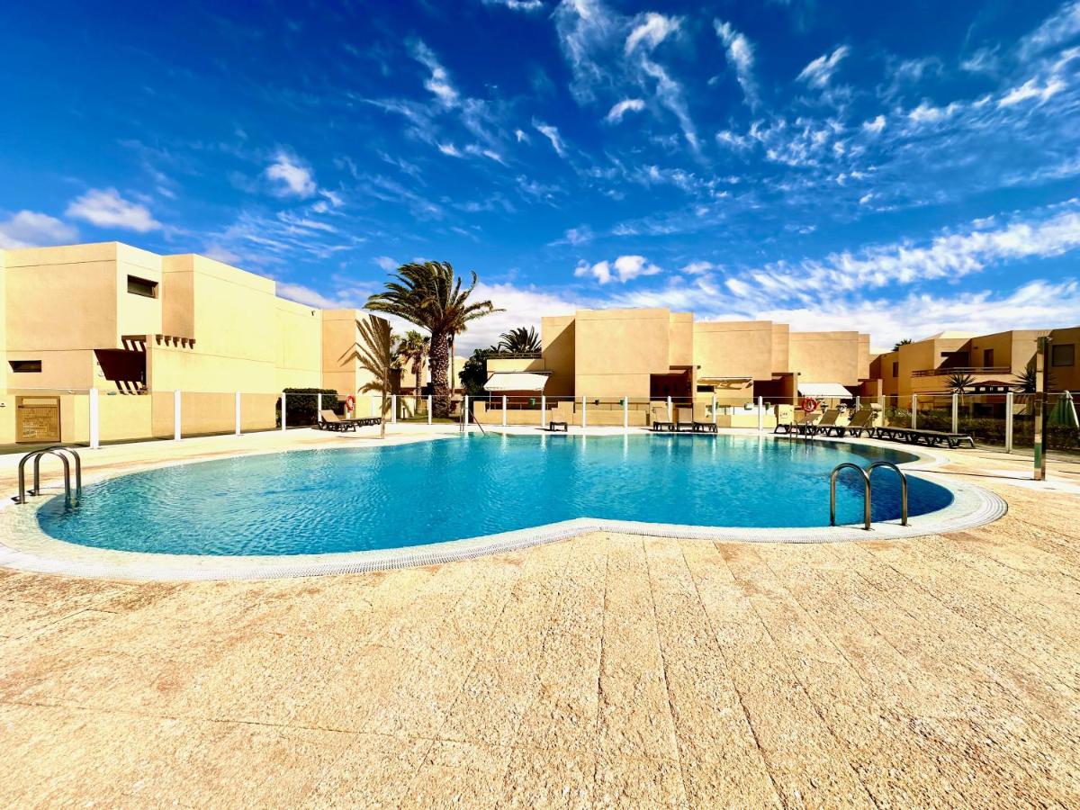 250m to Beach, Family Pools, Fiber Wi-Fi & BBQ - Housity