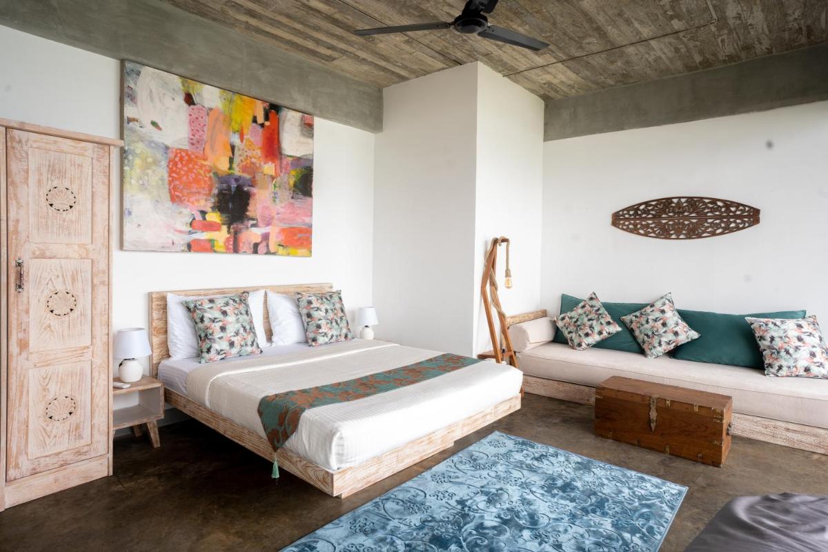 The Southern Gate - Housity