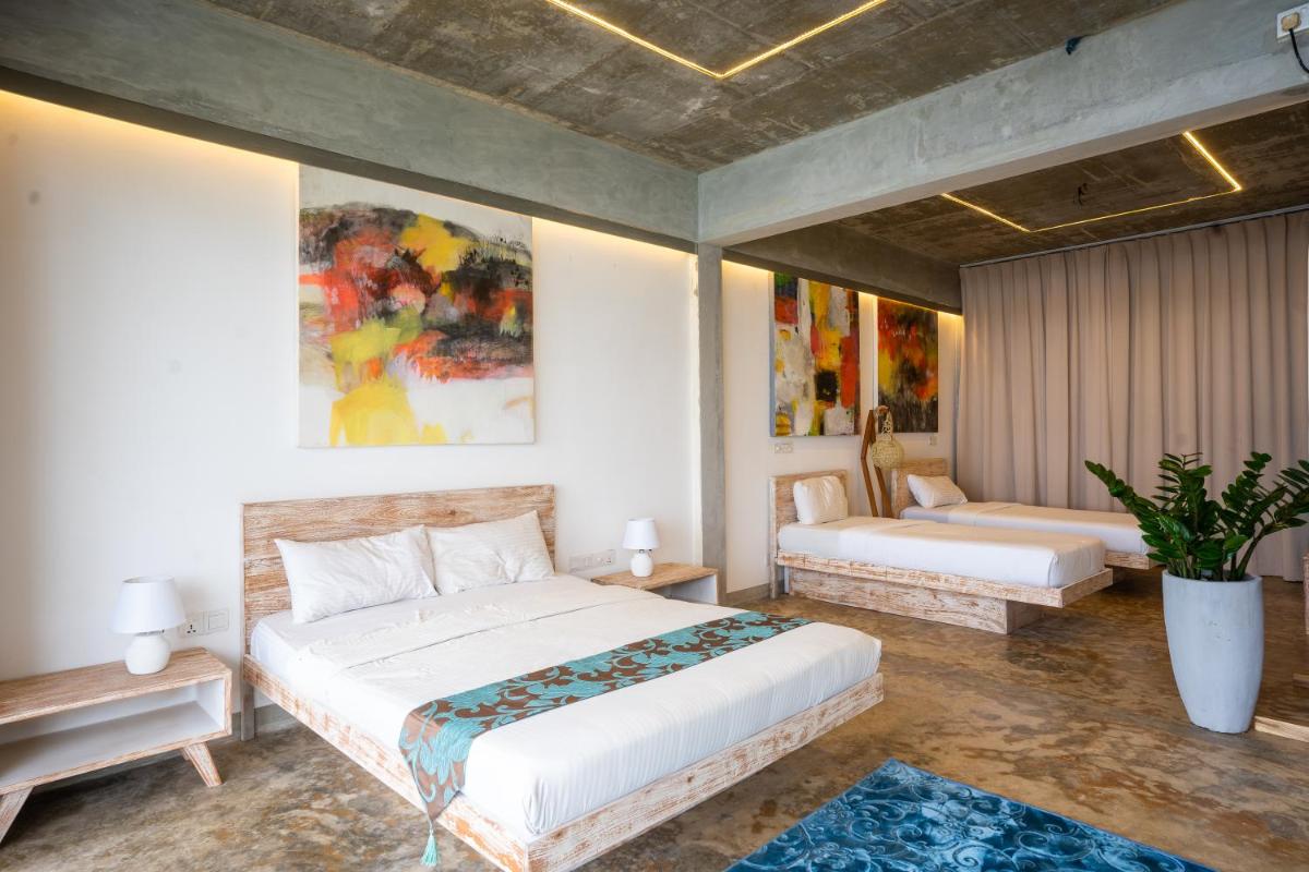 The Southern Gate - Housity