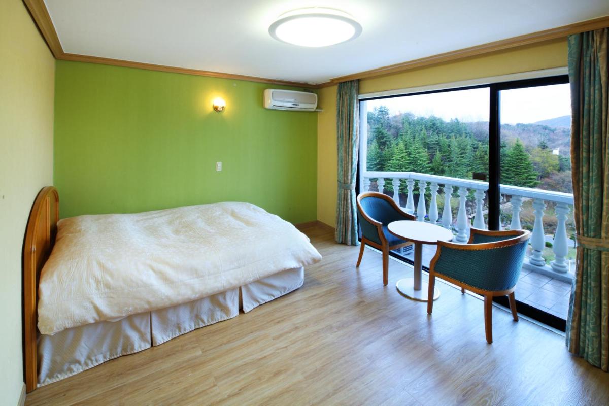 Hanwha Resort Baekam Hot Springs - Housity