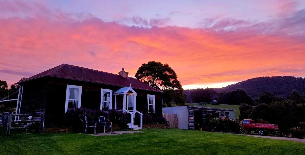 Ruby's Cottage Farm Stay - Housity