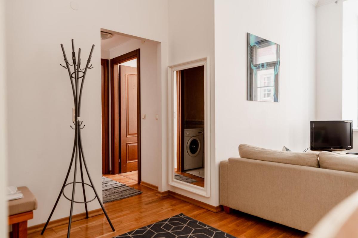 Old Town Main Square Apartment with Sauna - Housity
