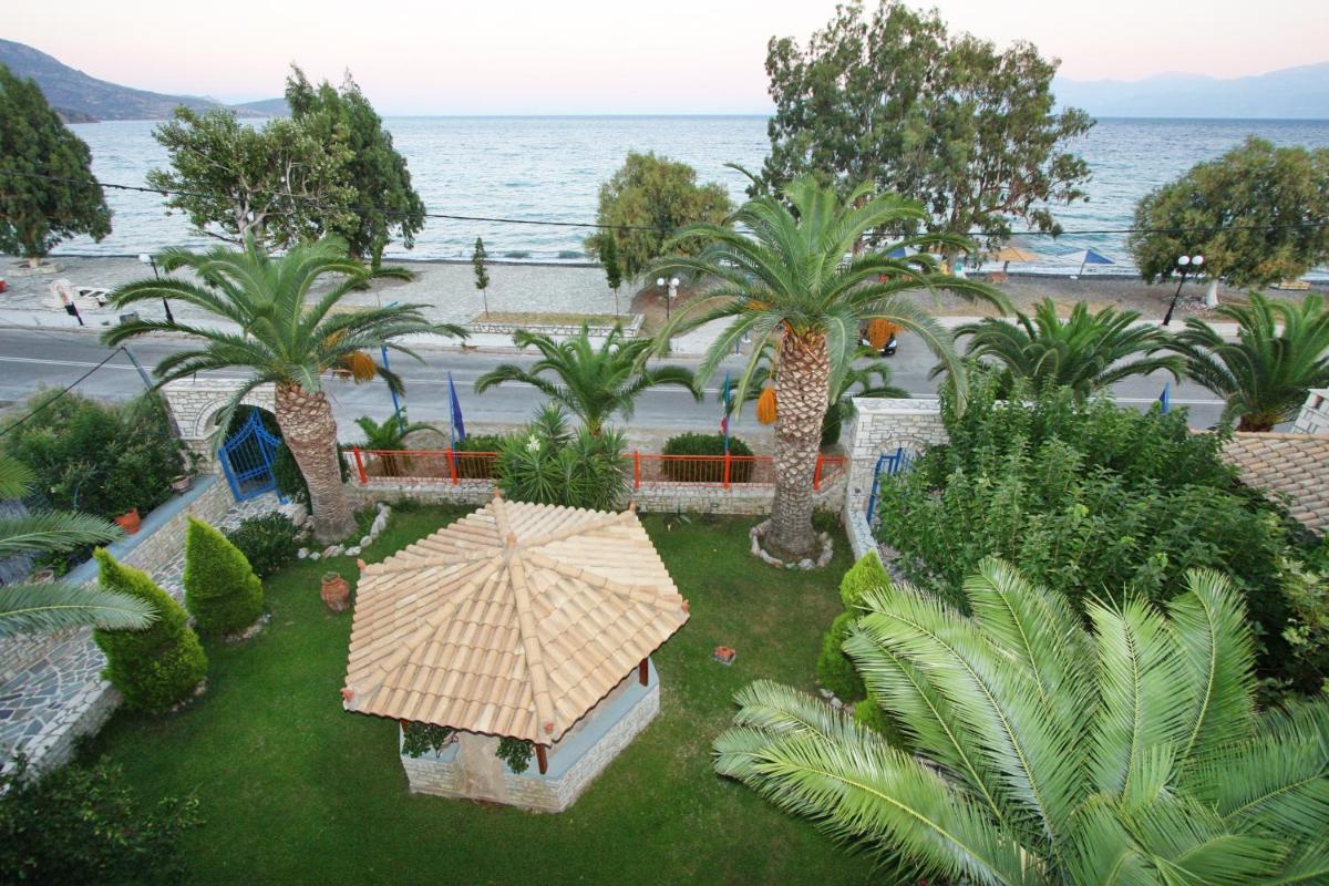 Foinikas Rooms - Housity