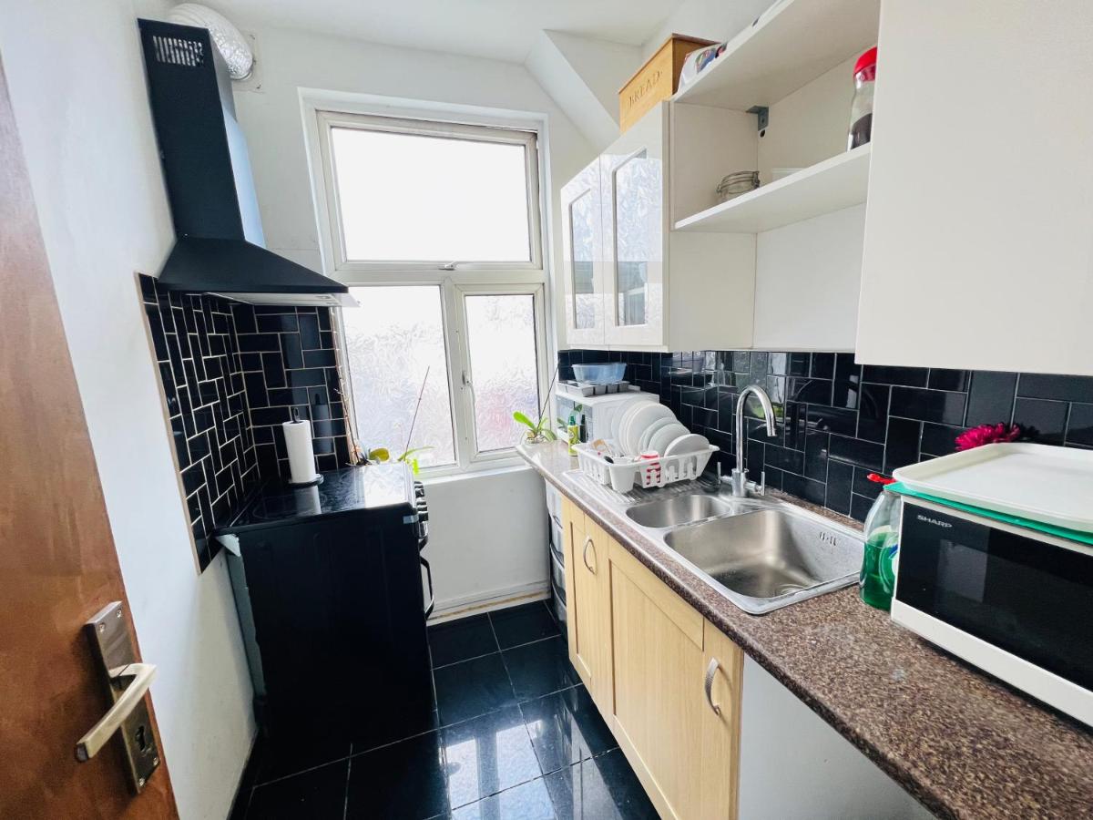 Aron Guest House - Housity