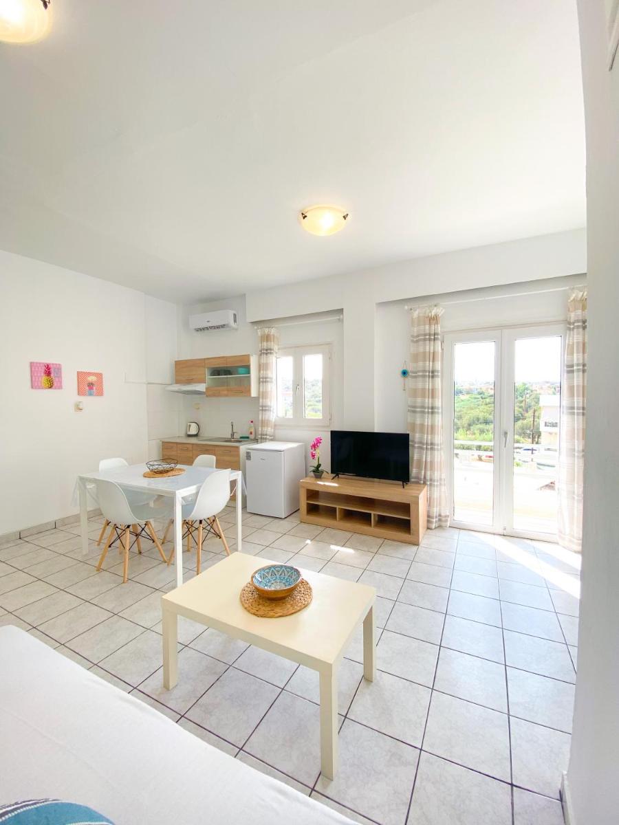 Lilly's White Studios Chersonisos centre - Housity