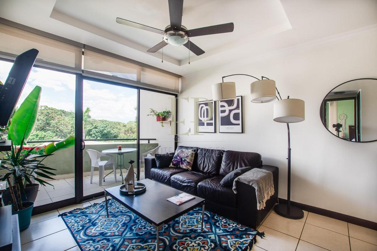 Suitetrails - Cozy Retreat with Pool,Tennis,Gym,Free WiFi