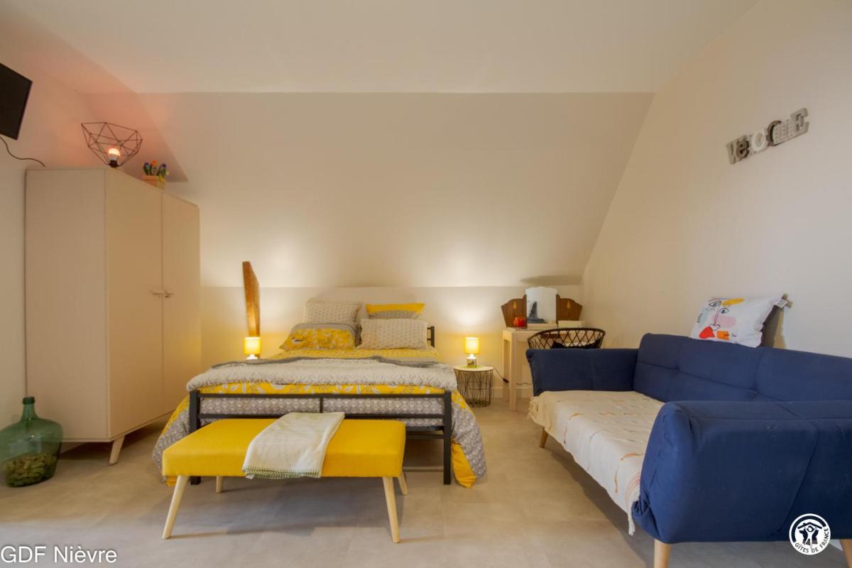 Les Volets Bleus - Housity