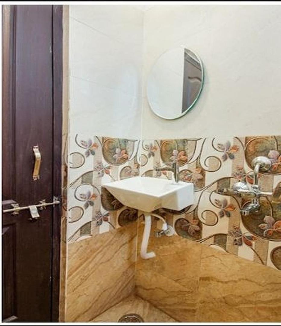 Suitetrails - Hyderabad Budget Hotel