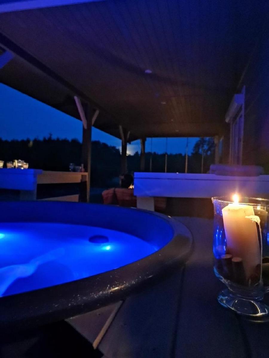 Dziki zakątek Piskornia dom z balią jacuzzi - Housity