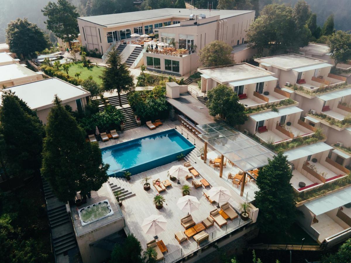 The Terraces Resort and Spa - Housity