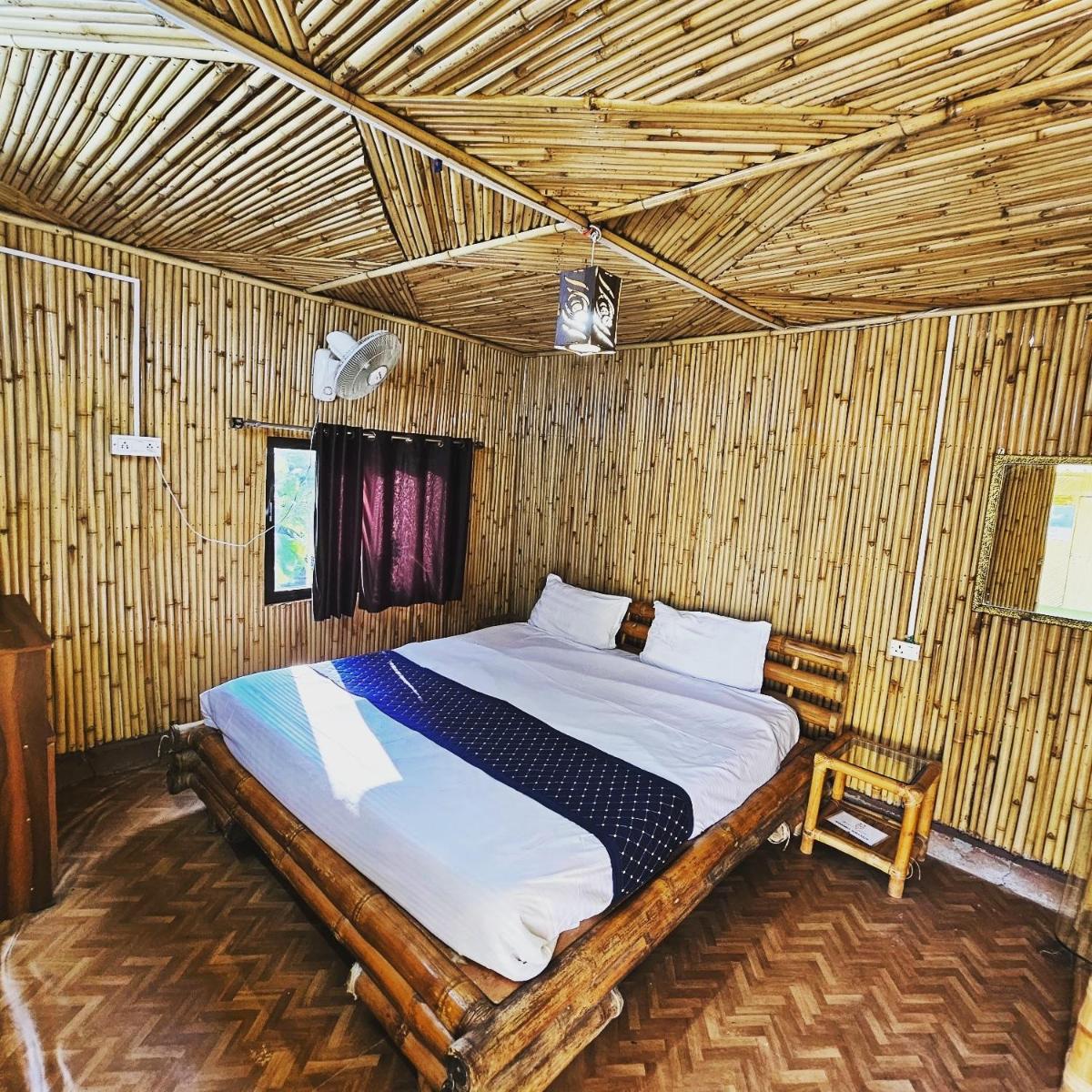 Tour Connection Huts - Housity