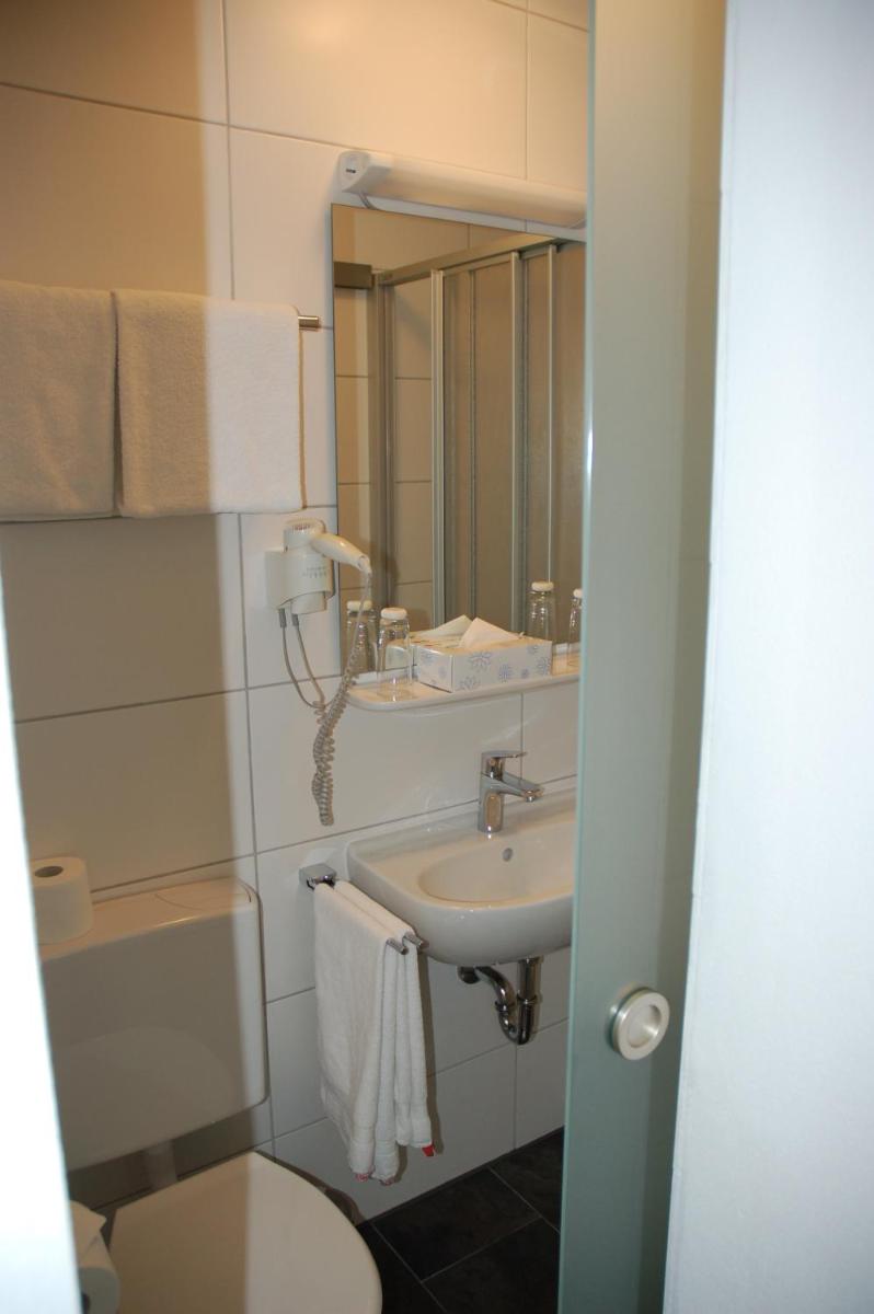 Hotel Kurfürst Garni - Housity