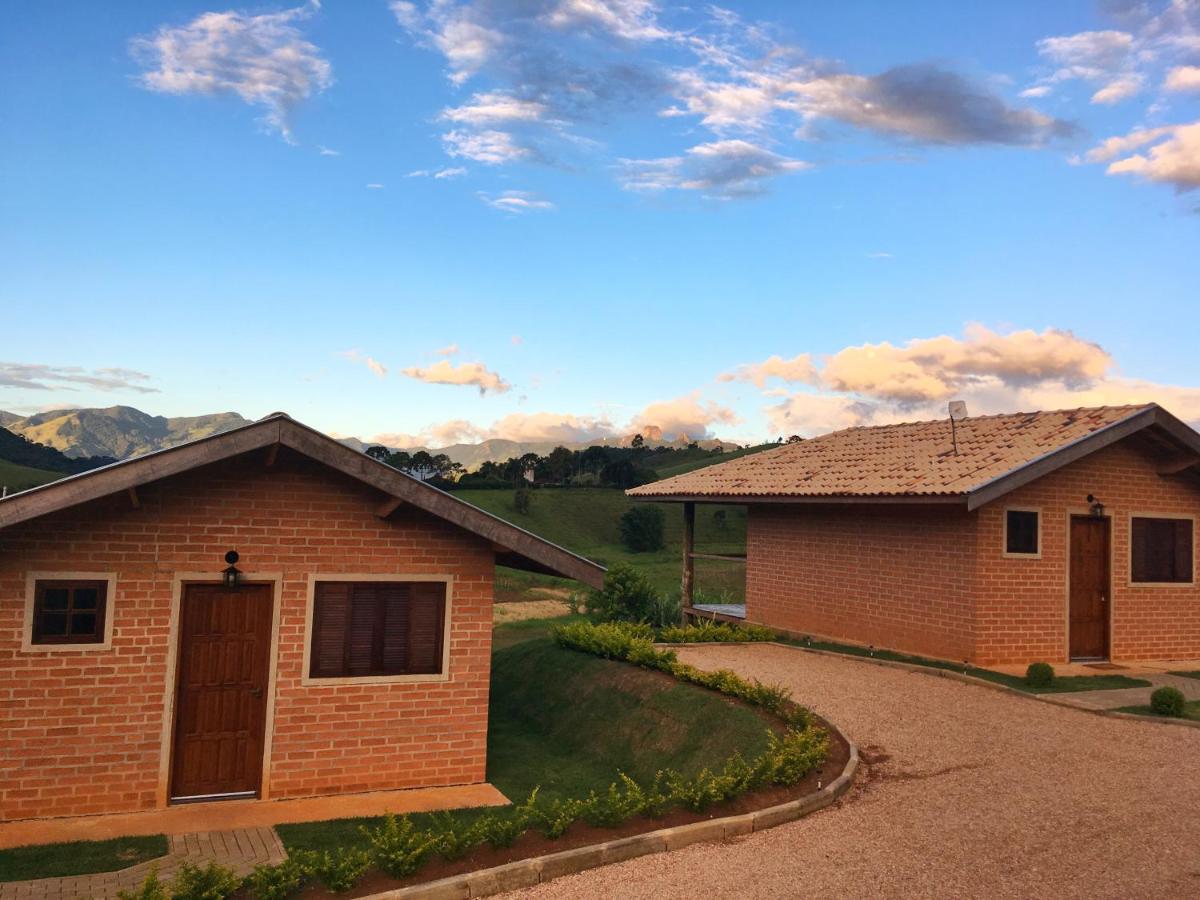 Chalés Canto da Serra - Housity