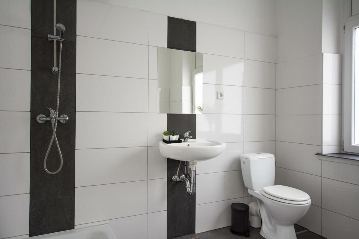 Suitetrails - T&K Apartments - Apartments 20 Min to MESSE DUS