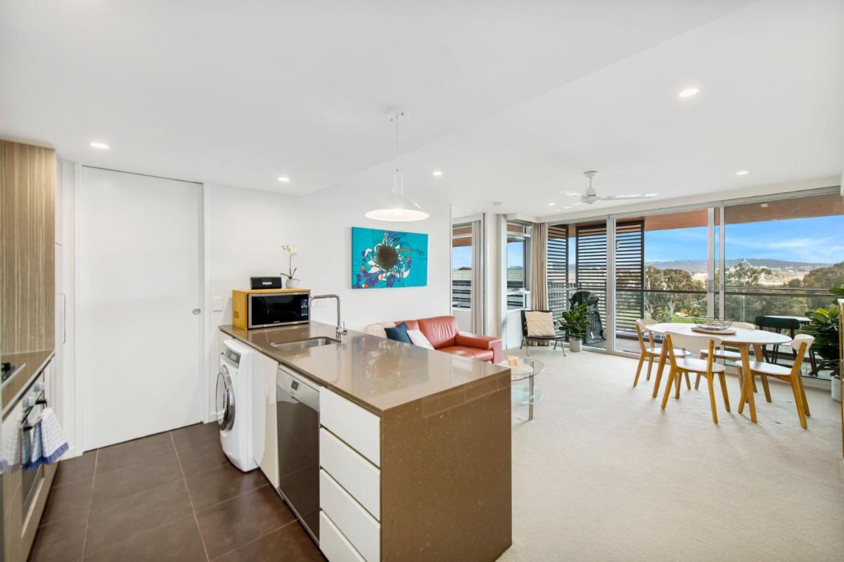 Jamieson - Lakeview Apt - Housity