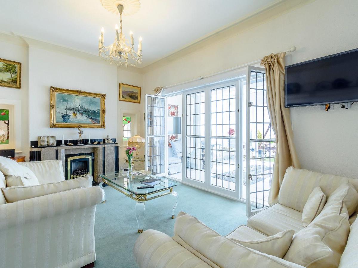 South Cliff - Housity