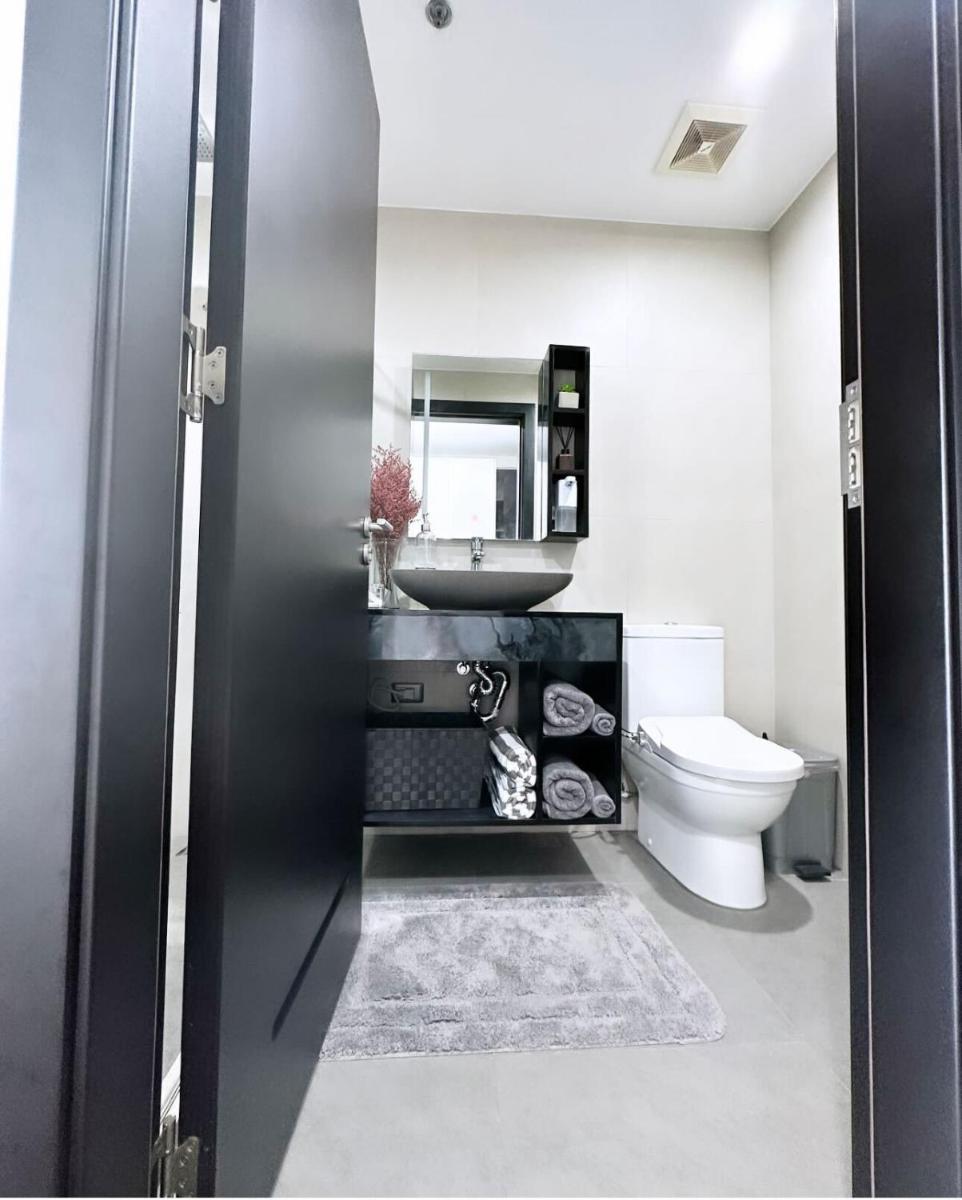Suitetrails - emerin suites @ Aeon Towers