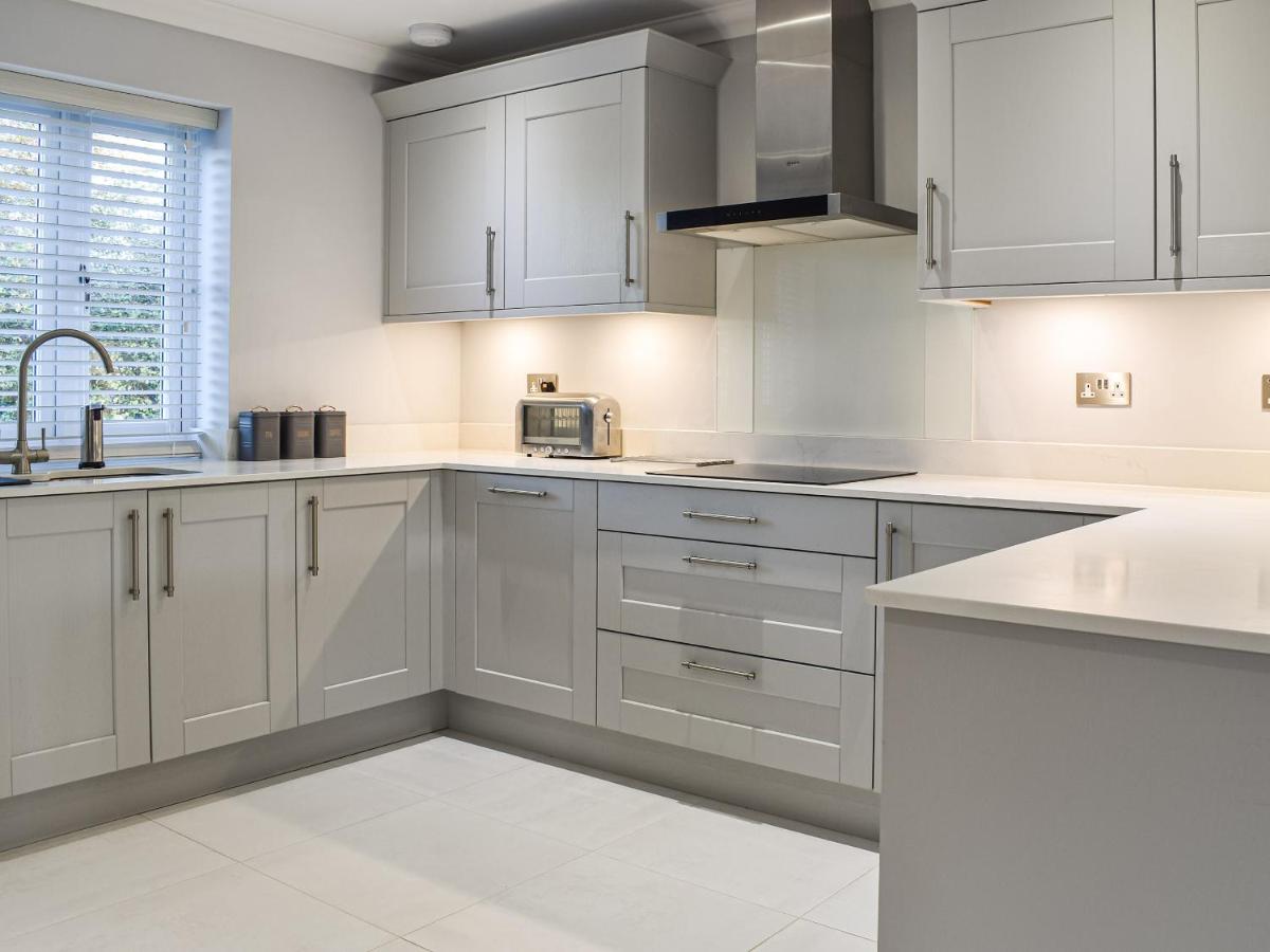 Ainsley House - Housity