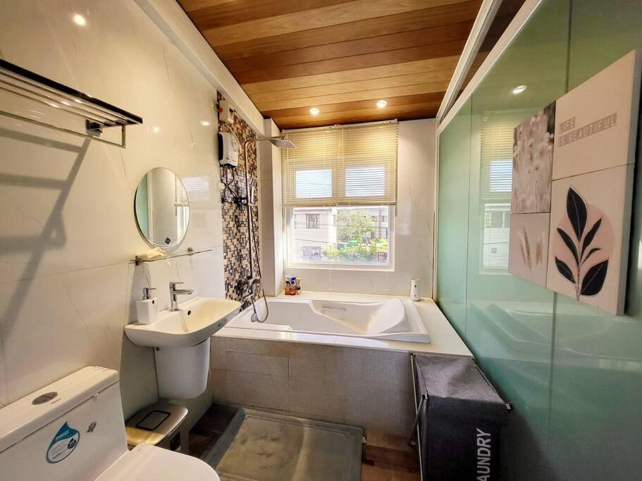 Amelia's Place - Housity