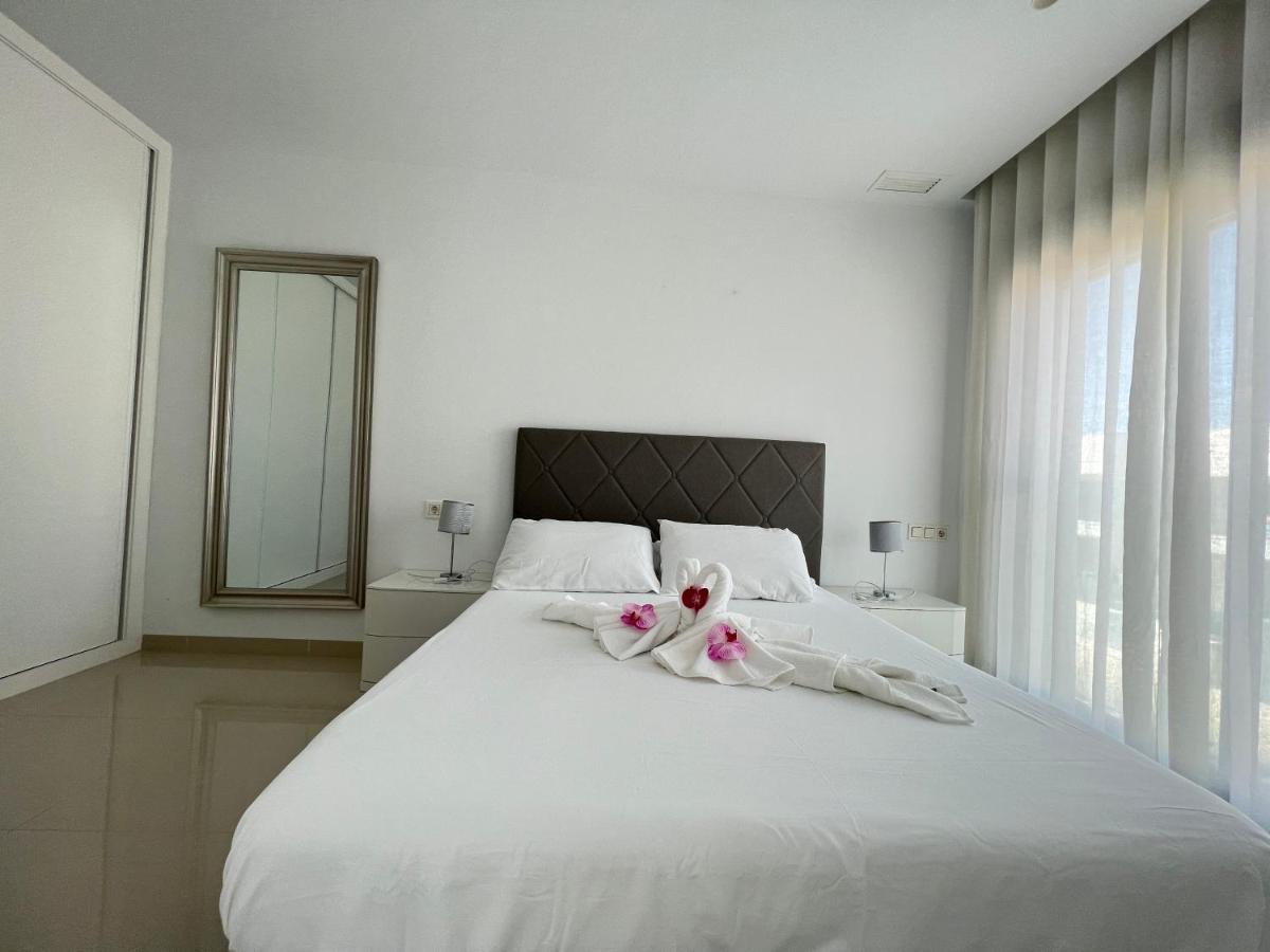 Villa Deluxe La Marina Beach - Housity