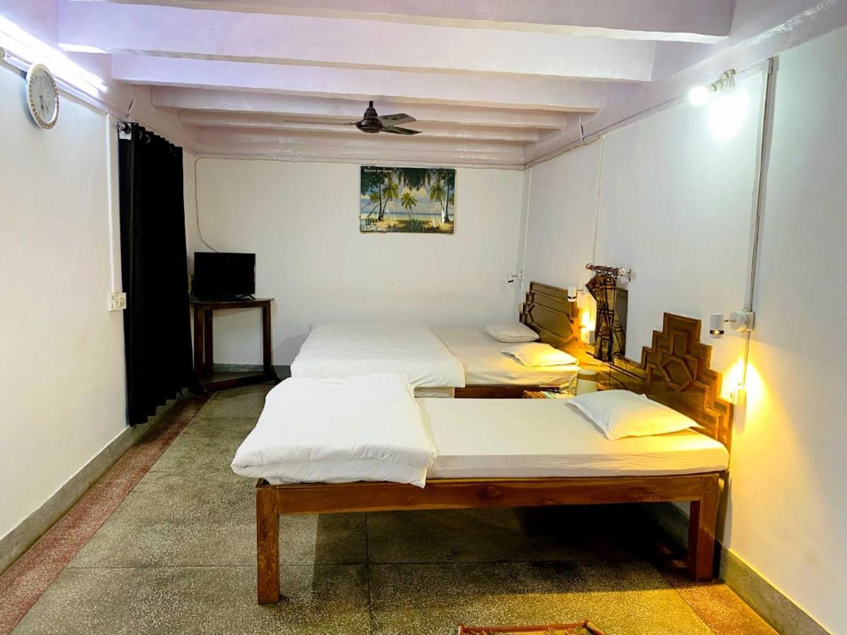 RAJ LAXMI HOTEL - Housity