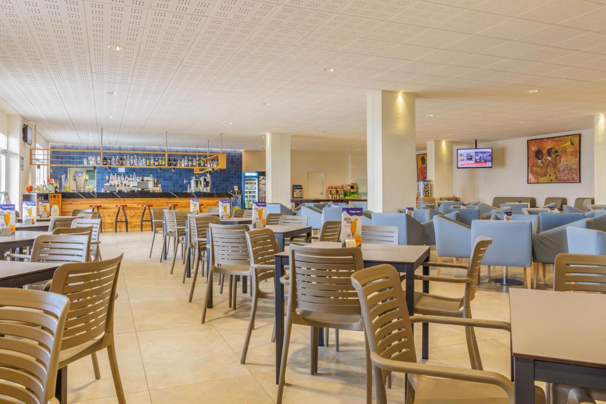 Un restaurante o sitio para comer en Hotel Best Benalmadena