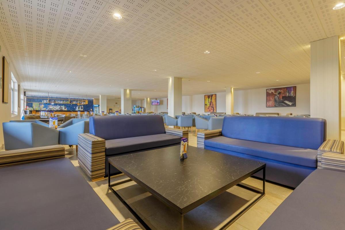 Zona de estar de Hotel Best Benalmadena