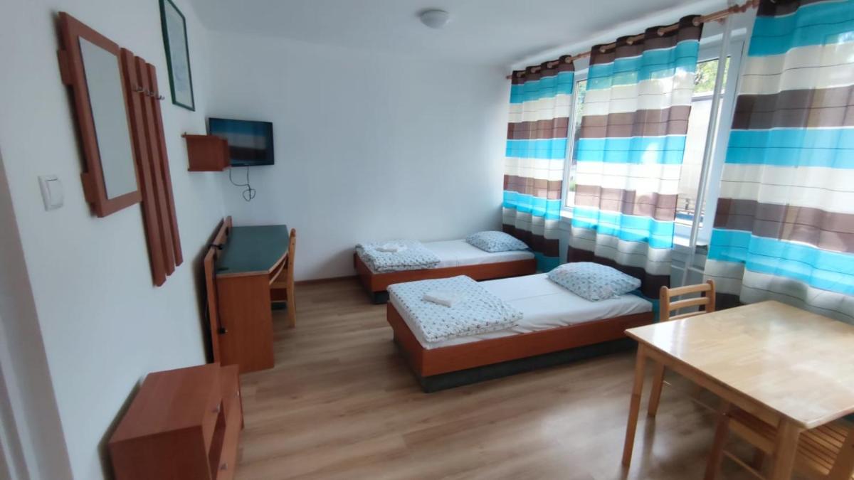 Pokoje 24h ul. Bagrowa Kraków - Housity