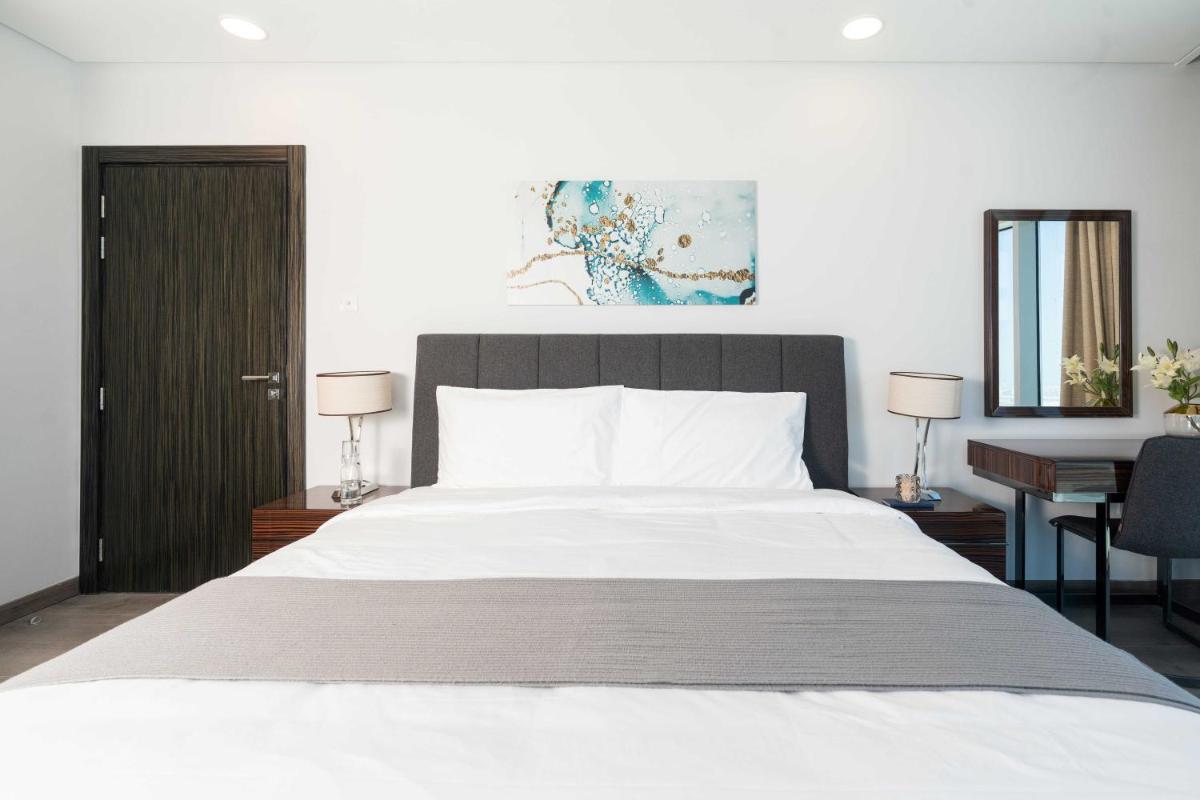 S Plaza Suites Hotel - Housity