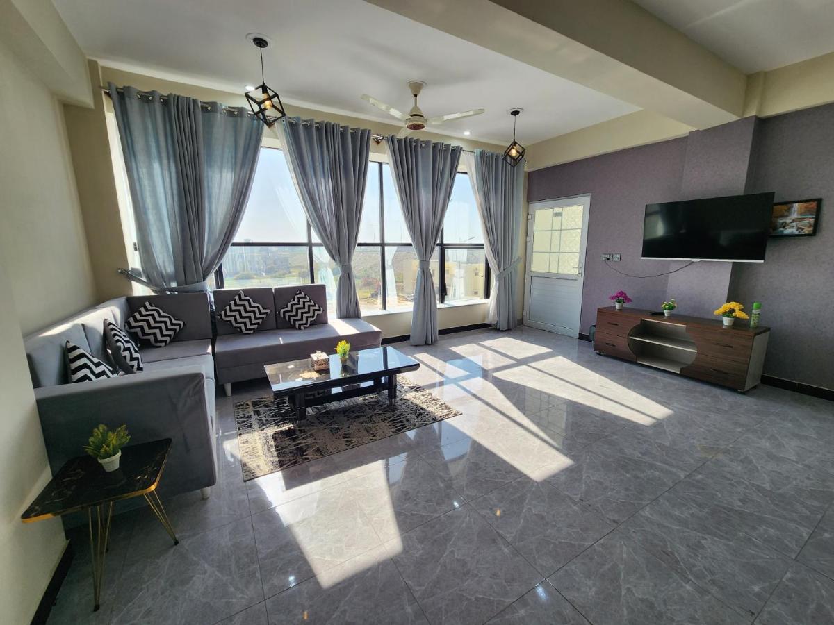 Suitetrails - Motorway Majesty Suites Islamabad - Near Islamabad International Airport and Motorway
