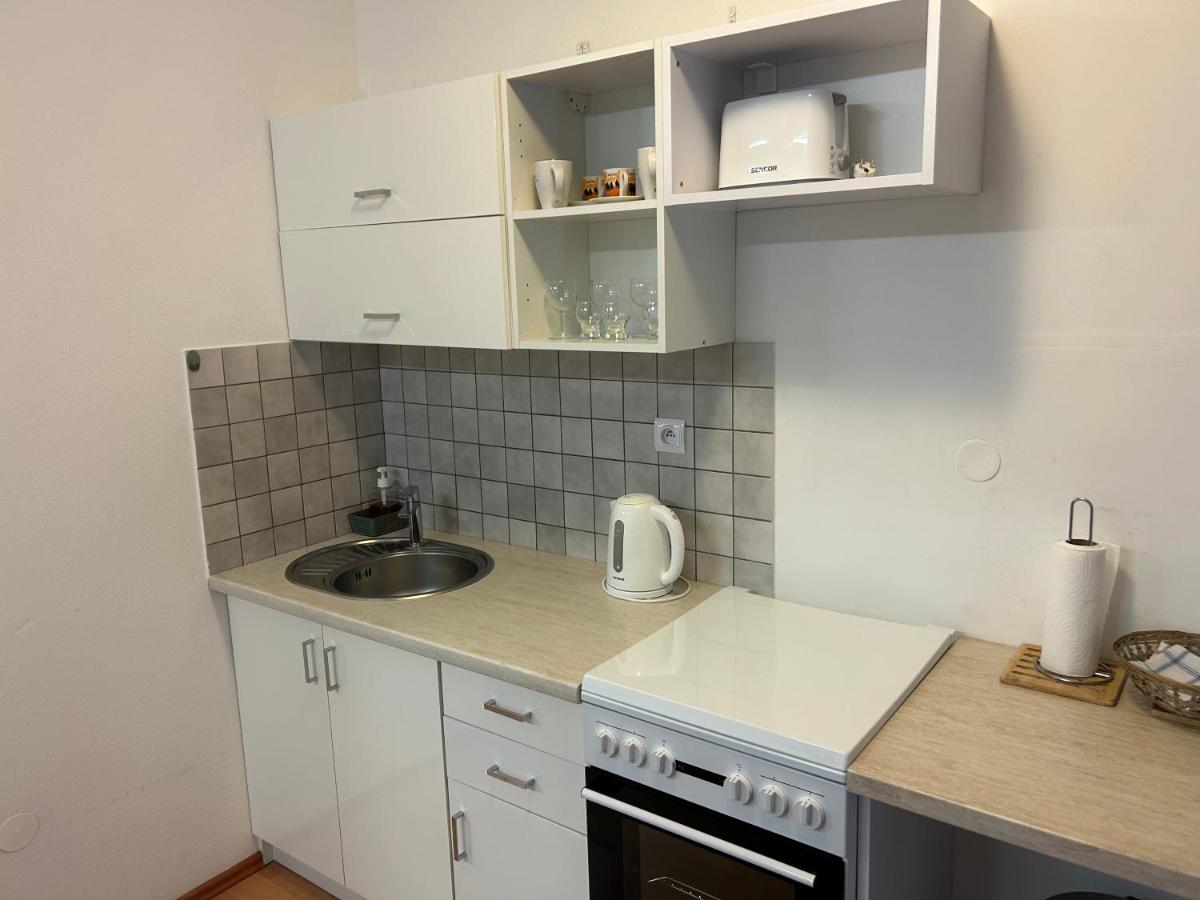 Kondé Apartments D - Housity