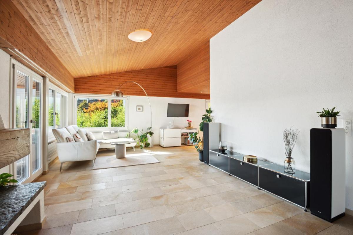 Luxus Loft am Zürichsee I Seesicht I Garten I Arbeitsplatz - Housity