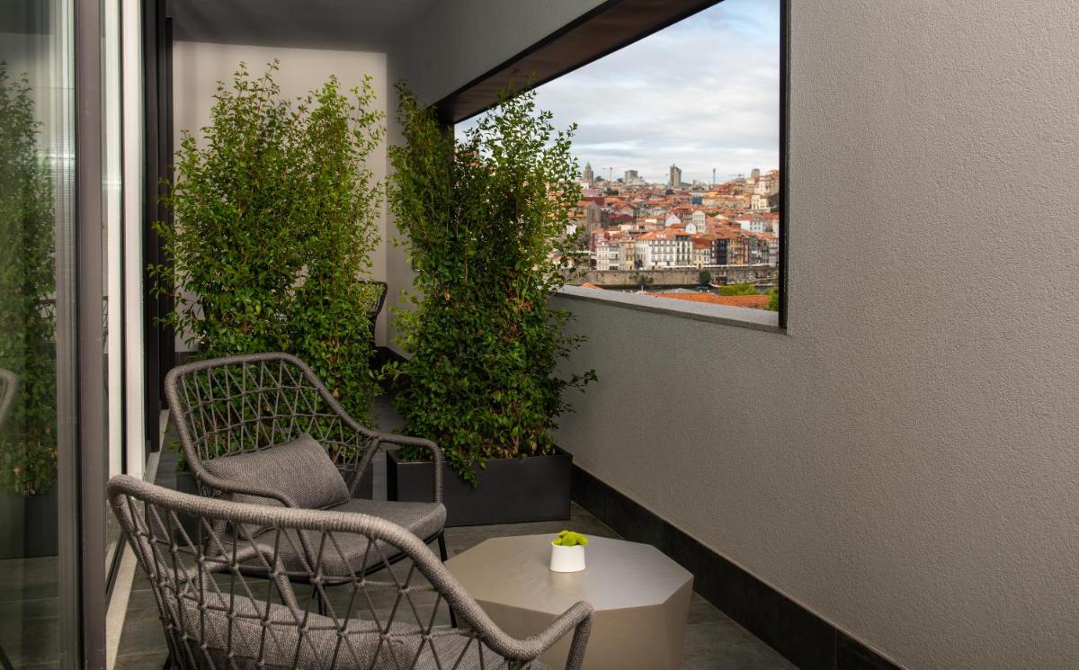 Uma varanda ou terraço em Hilton Porto Gaia