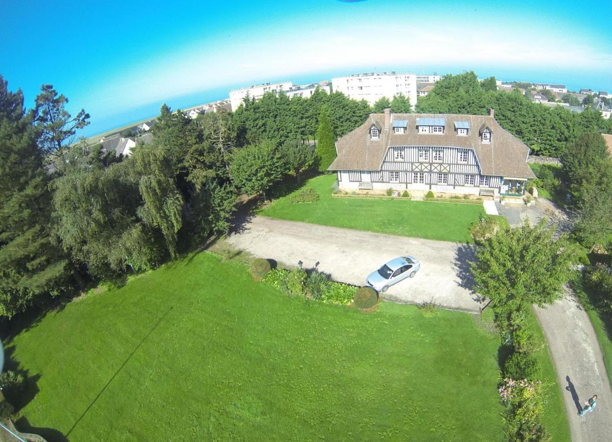 Golf Hotel - Housity