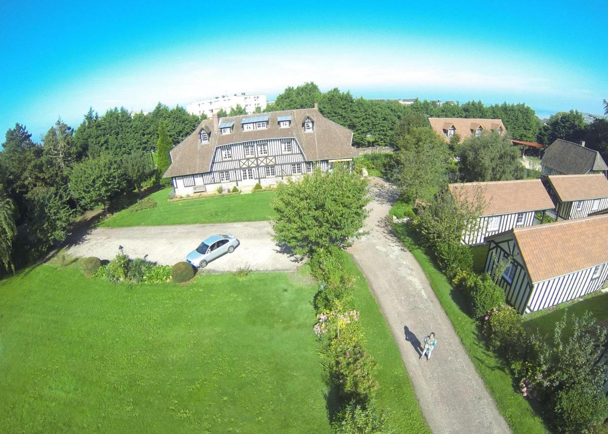 Golf Hotel - Housity