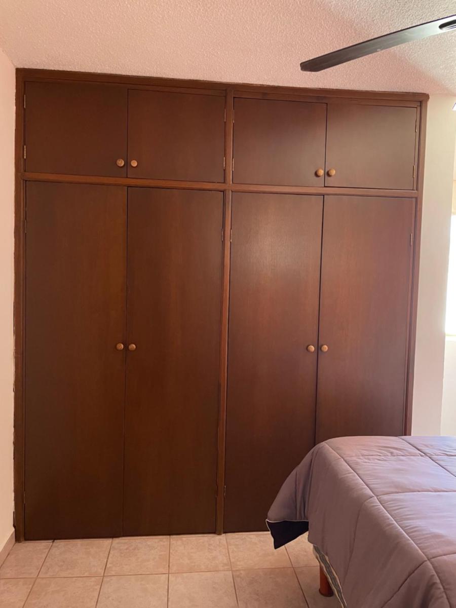 House with enclosed yard- 1km to the beach- big garden - Housity
